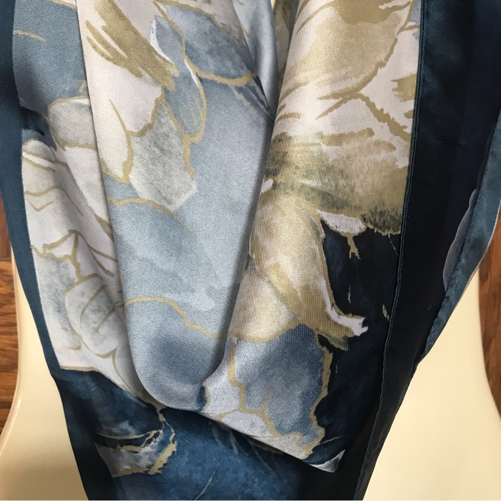 One in stock Large Square Scarf High End Soft Floral Blue 35” x 35” - Picture 6 of 6